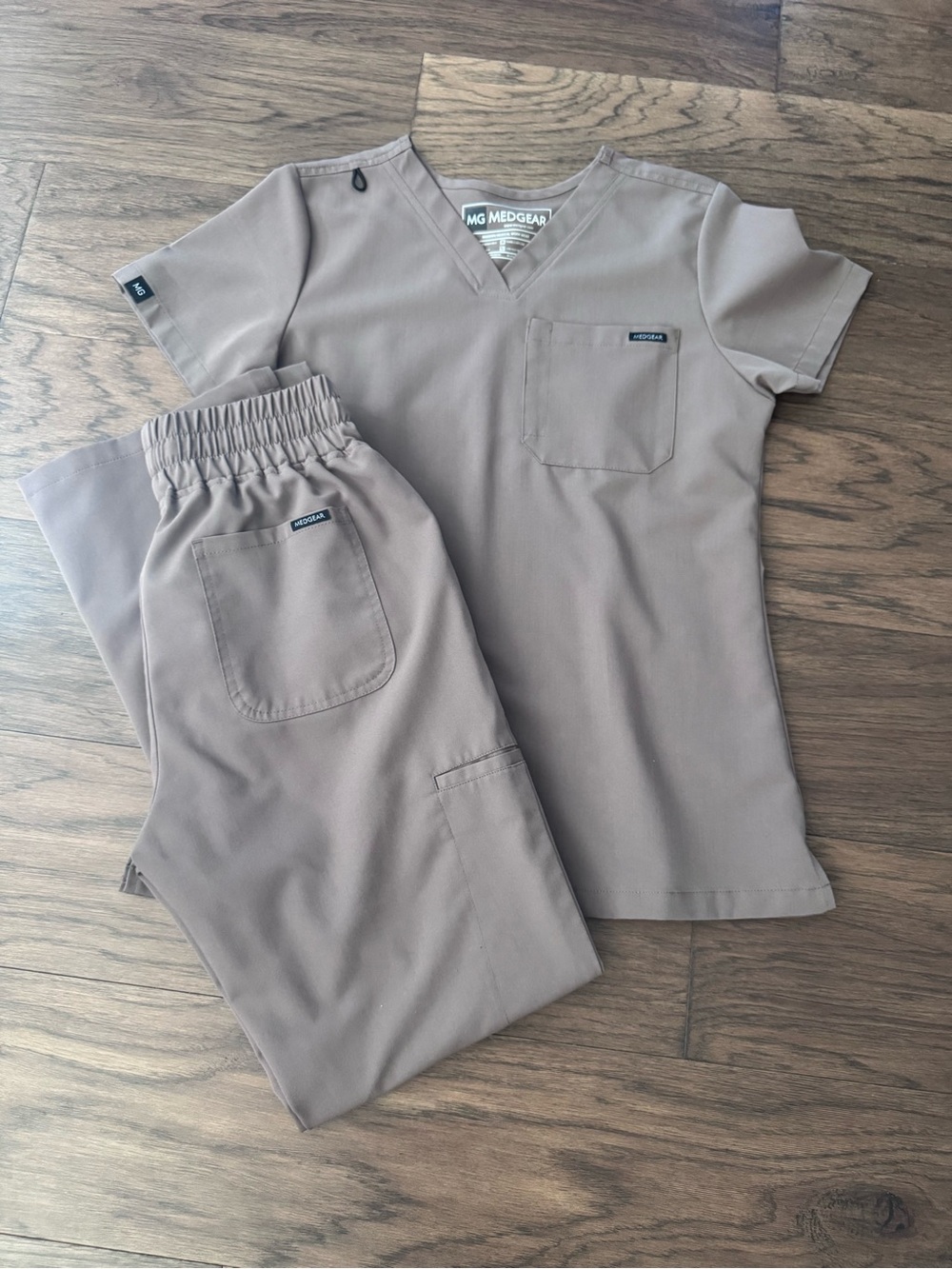 MedGear Taupe Scrub Set - V-Neck Top & wide leg pants XS
